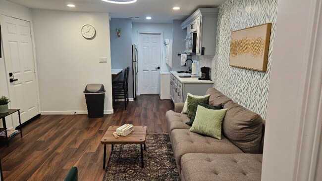 Photo - 222 Walnut St NW Unidad B