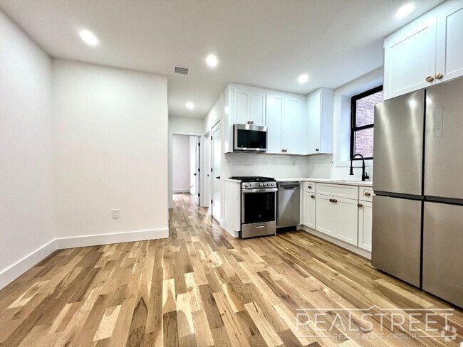 Building Photo - BRAND NEW 4 Bed 3 Bath + W/D & DW in unit Rental