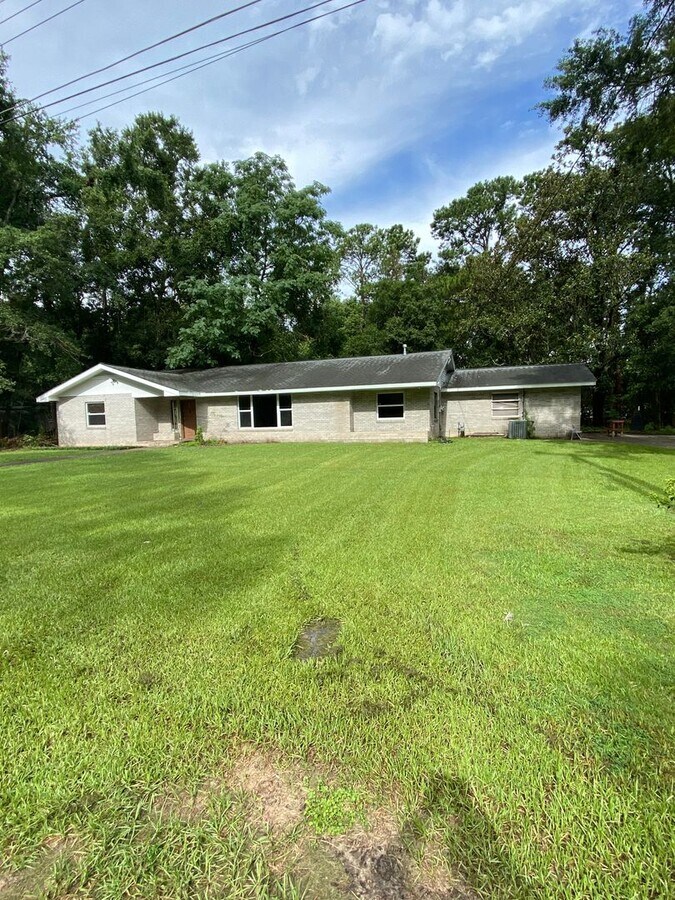 Photo - 230 Westminster Dr