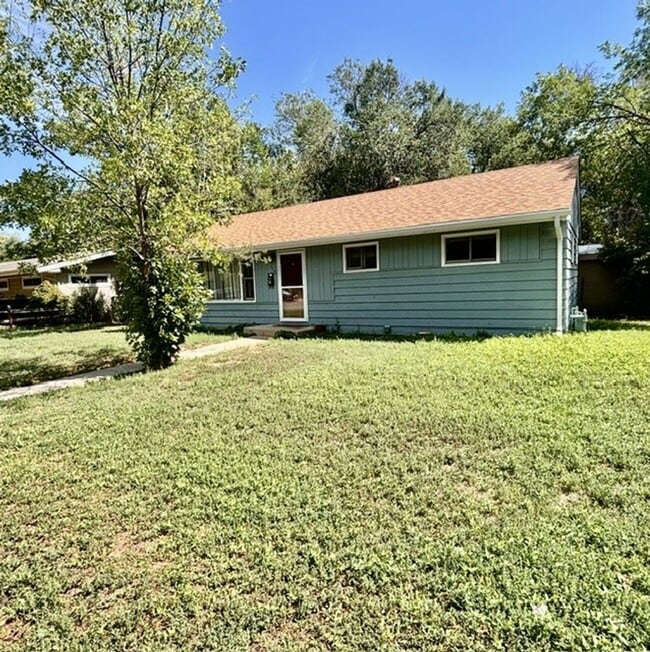 Photo - 1101 Broadview Pl