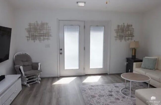 Photo - ADORABLE DUPLEX CLOSE TO EISENHOWER M.S!