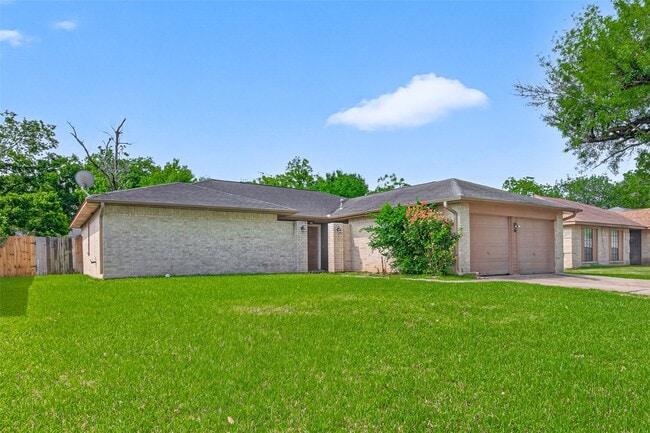 Photo - 2310 Woodwind Dr