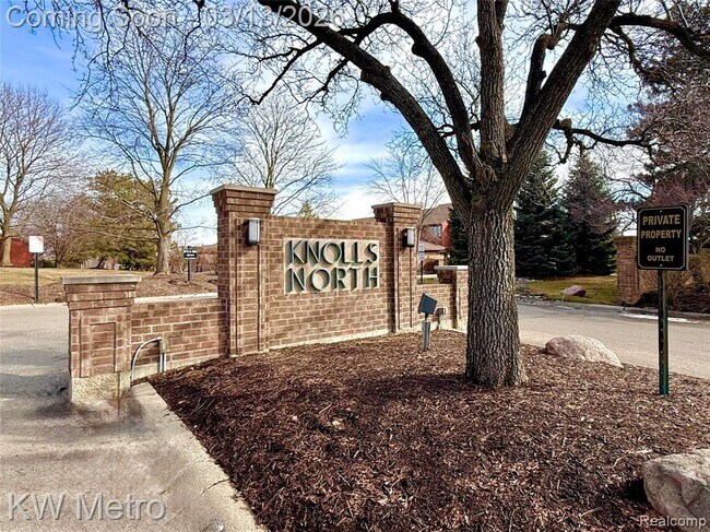 Photo - 875 GreenView Ct Unit 57