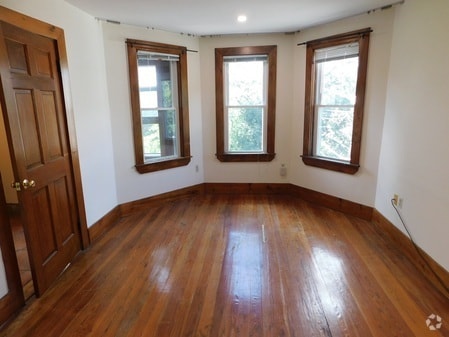 Building Photo - 55 Porter Rd Unit 1 Rental