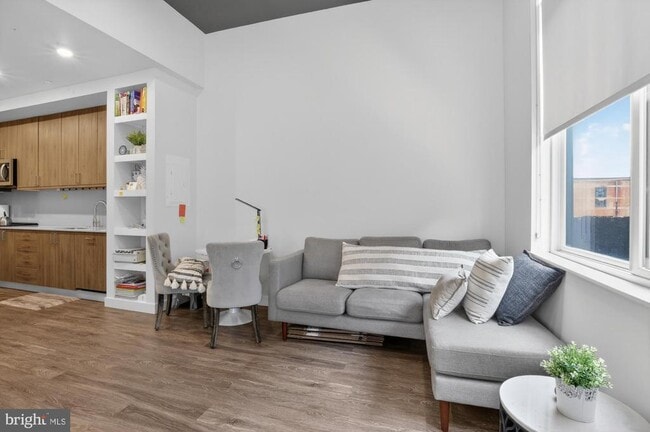 Photo - 525 N 41st St Unit 208