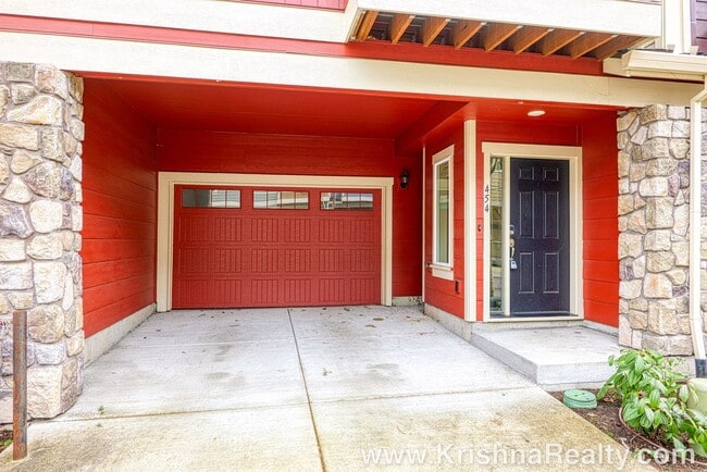 Photo - Lovely 3 BR | 2.5 BA Townhome | Hillsboro | Minutes from Orenco Station | Excellent Location!