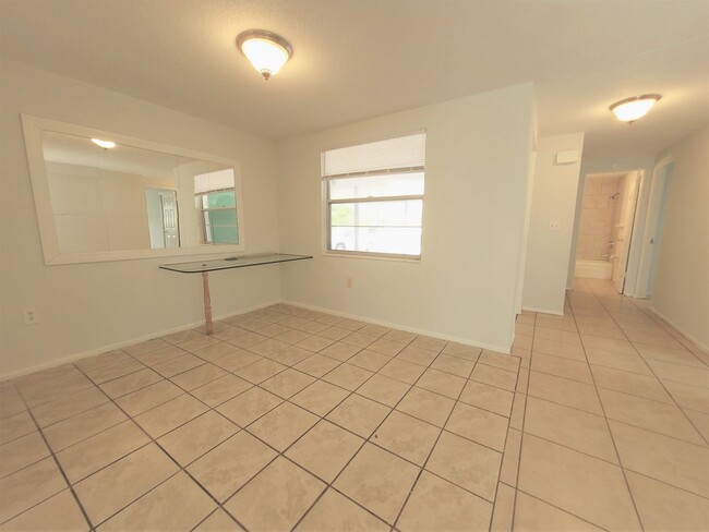 Photo - 6916 Brentford Rd Unit 6916 Brentford Rd