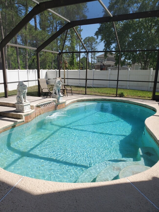 Building Photo - 11319 Nettlebrook St E