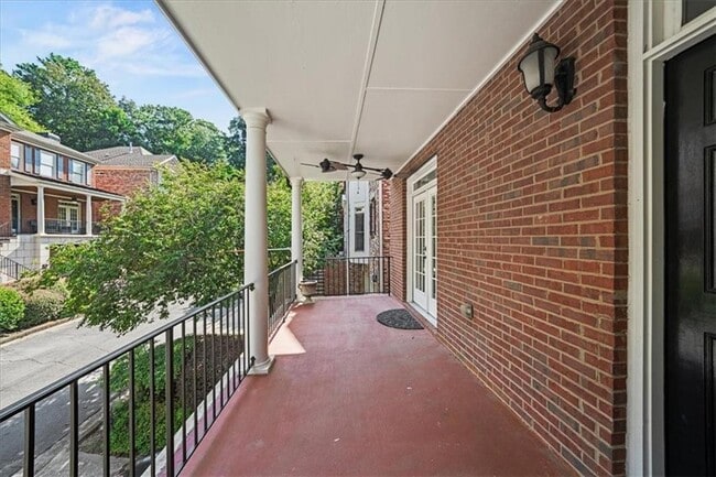 Photo - 1127 Ashton Bluff Dr NE