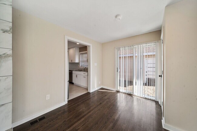 Photo - 22W144 Marston Ave