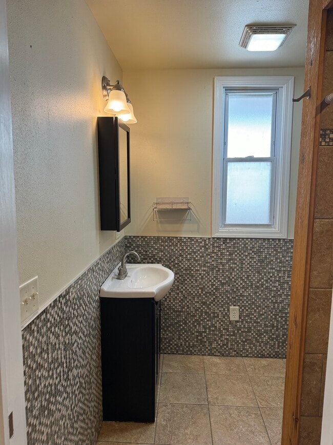 Photo - 2108 N 1st St Unidad Upper