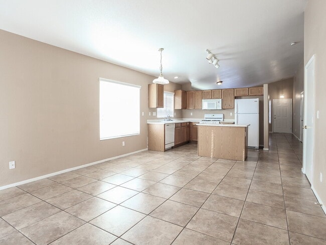 Photo - 5516 Cloudy Glen St