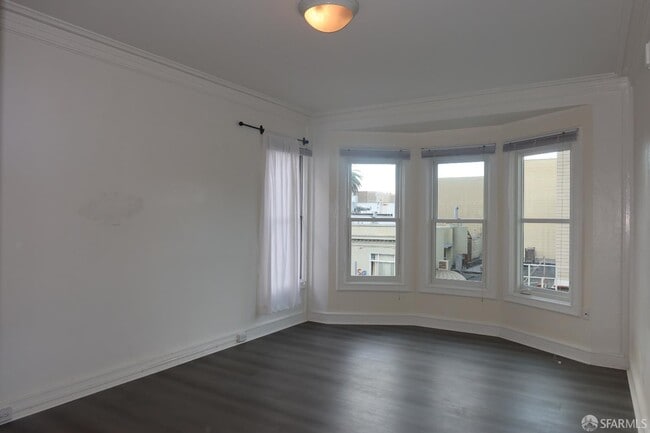 Photo - 3315 Steiner St