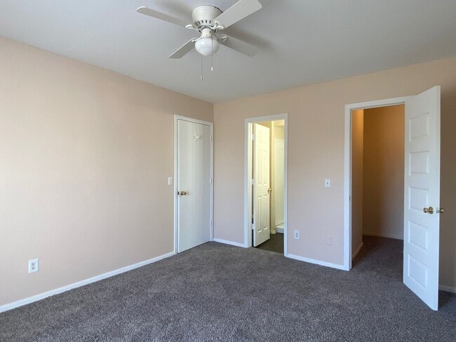 Photo - 1400 W Lansing St
