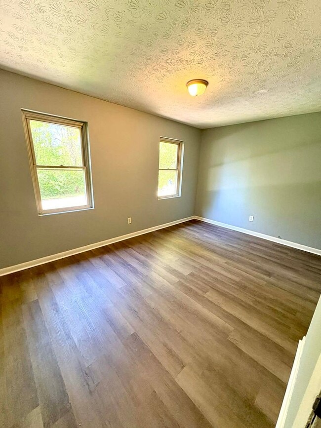 Photo - Cozy & Convenient Living!