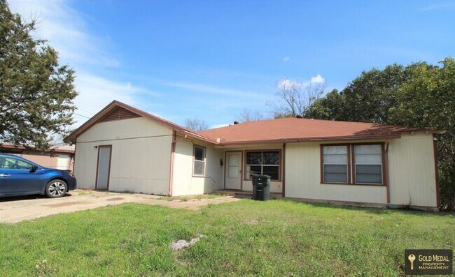 Photo - 1706 Cole St