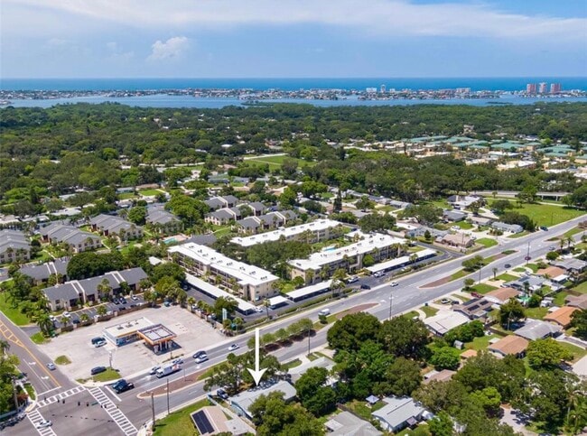 Photo - 11615 Park Blvd