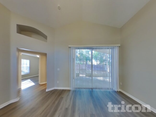 Photo - 545 Randon Terrace