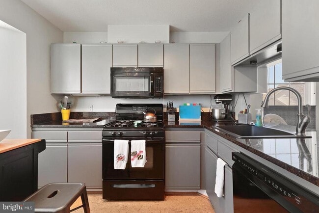 Photo - 5960 Millrace Ct Unit B301