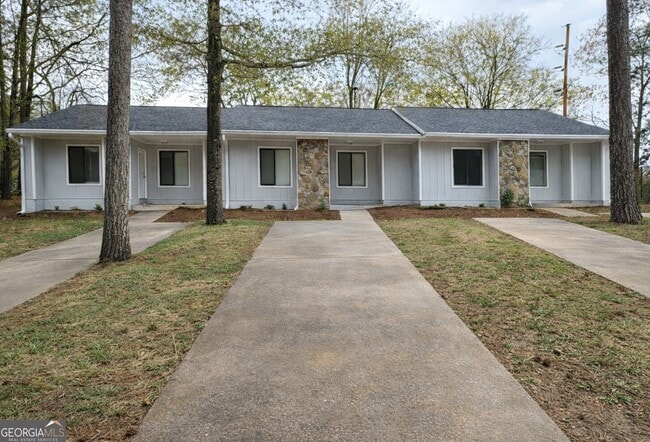 Building Photo - 100 Summerwood Dr