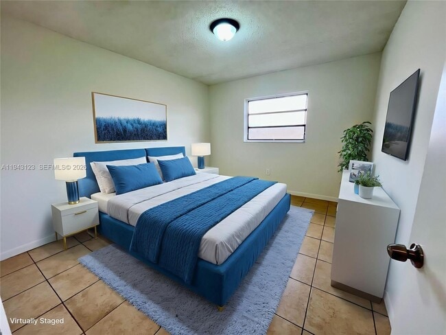 Photo - 1127 W 37th St