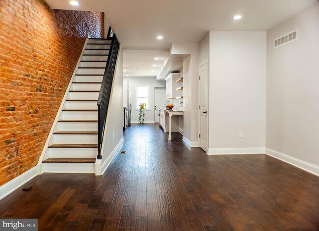 Photo - 2225 N Hancock St