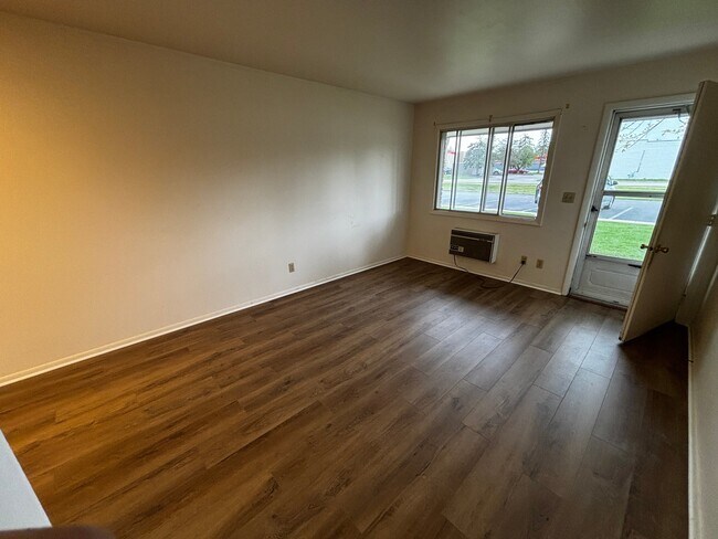 Photo - 23 Diplomat Dr Unidad 23