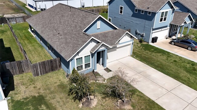 Building Photo - 13346 Pecan Trails Dr
