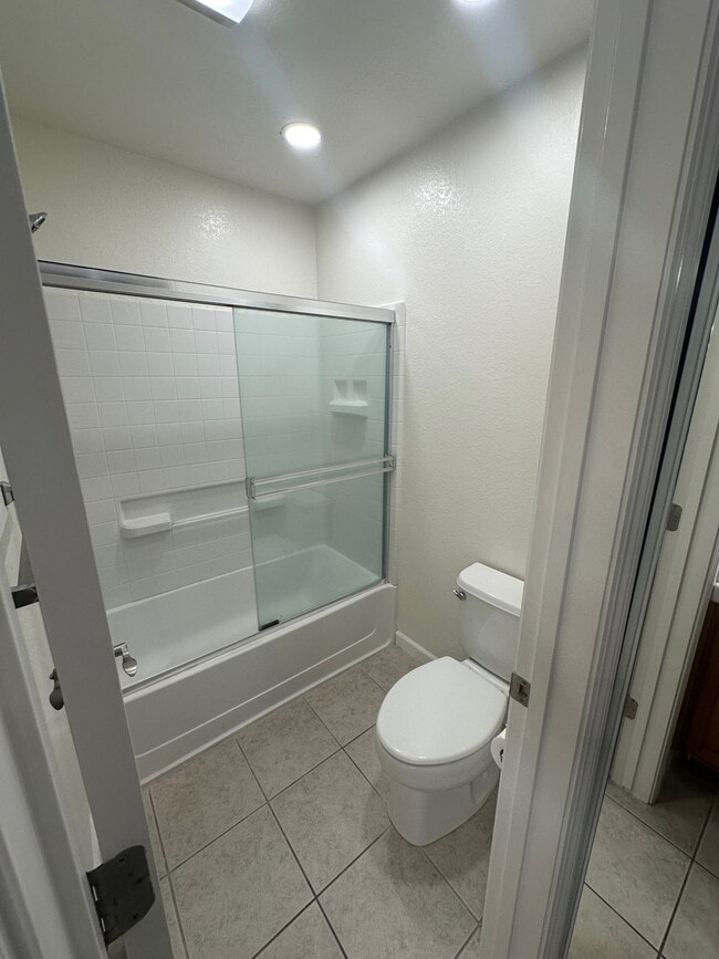 Photo - 415 Tyler Pl