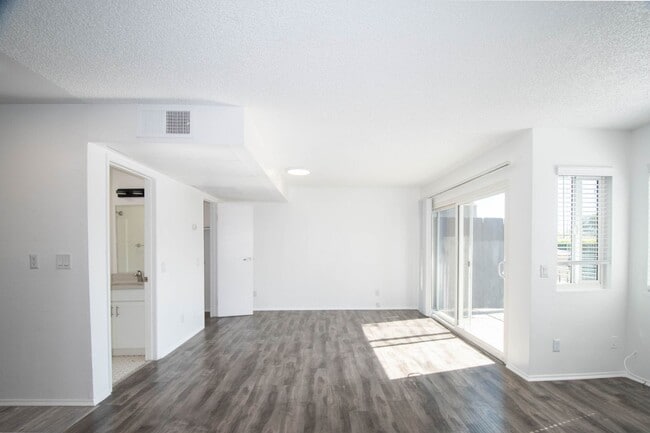 Photo - 13800 Sherman Way Unit 102