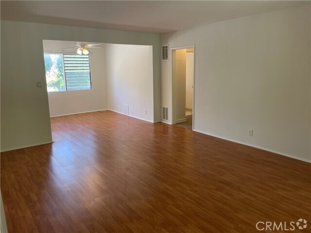 Building Photo - 630 San Vicente Blvd Unit E Rental