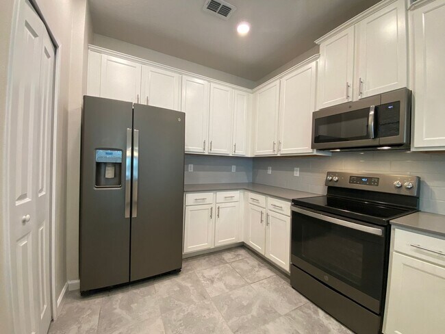 Photo - 3BD/2.5BA Townhome in Econ Trails Near Val...