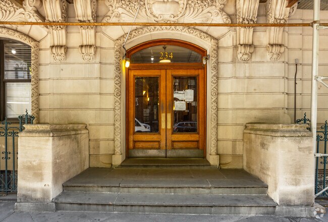 Photo - 234 W 21st St