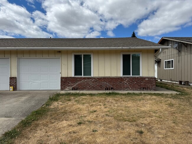 Building Photo - 141 47th Ave SE Unit 141 47th Ave Se Rental