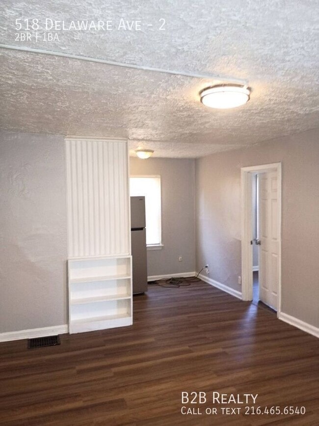 Building Photo - 518 Delaware Ave Unit 2