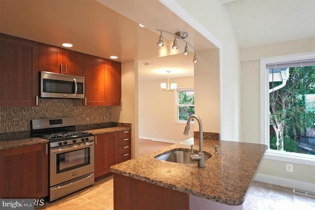 Photo - 1318 Mayflower Dr