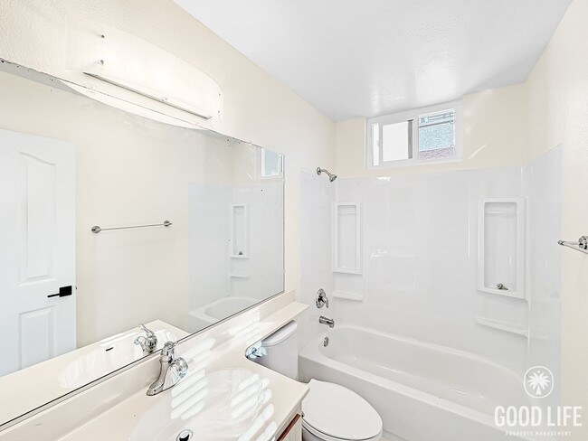 Photo - Beautiful Updated 2 Bed 2.5 Bath Condo in ... Unit 104