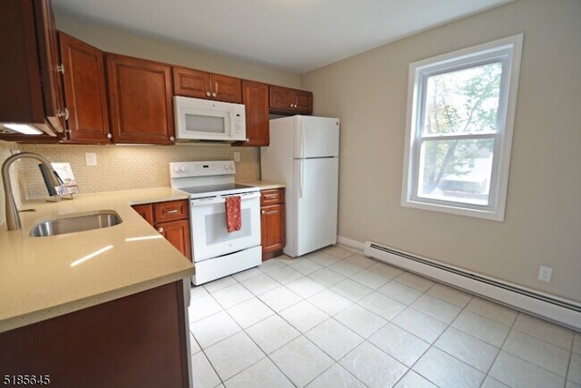 Photo - 326 Livingston St Unidad 2