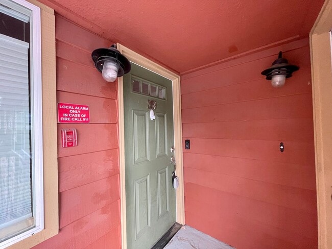 Photo - NE  ~ Charming  2 Bedroom 1 Bathroom Condo! Reserved Parking, Storage , Some Utilities Included! ...