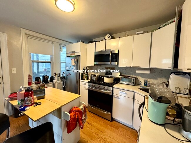 Photo - 106 Berkshire St Apartments