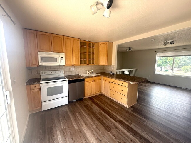 Photo - Spacious 4 Bedroom Home in Meadowood Neighborhood in East Aurora and Minutes to Buckley SFB
