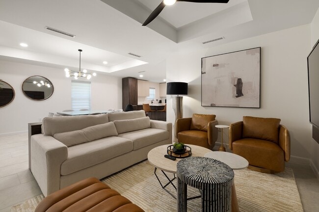 Photo - 211 N 8th St