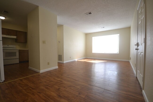 Photo - Buffalo Apartments (Bison Terrace) Unidad 204