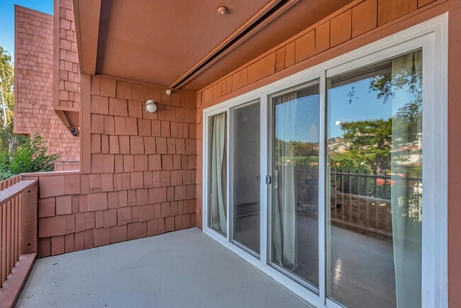 Photo - 920 Mission Rd Unit 3