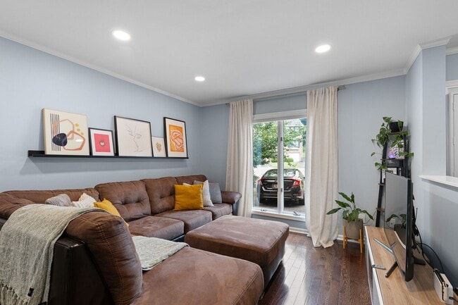 Photo - Beautiful End Unit Townhome in Weatherhill Farms
