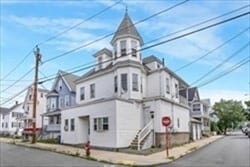 Building Photo - 39 Garden St Unit 3