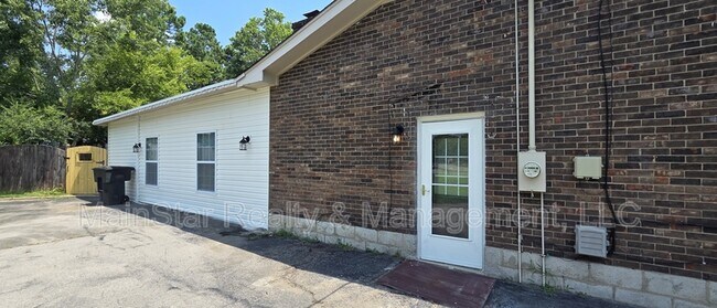 100 Southburn Dr Unit BUnit B