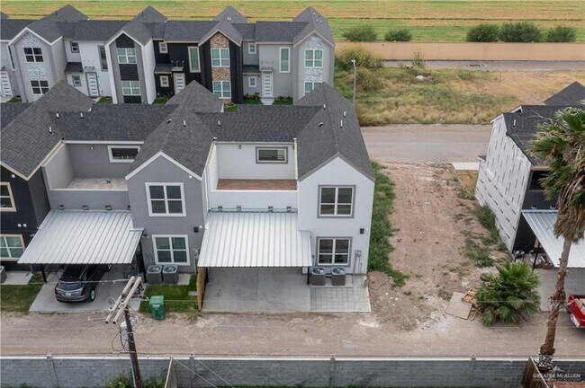 Photo - 15 N Crown Point