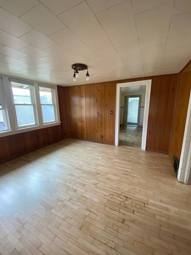 Building Photo - 1207 N Sawyer St Unit 1207 N Sawyer St - A