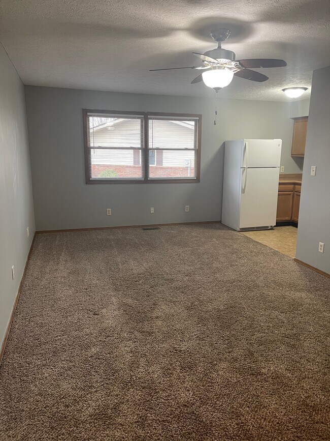 2700 E Phylbeck Ave Apartments Unit 3 Terre Haute, IN